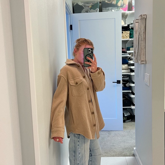 Aritzia button down jacket - Picture 4 of 7